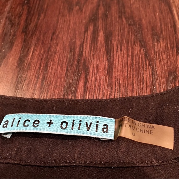 ❤️Alice + Olivia Studded Black Gold Silk Blouse M - Picture 2 of 4